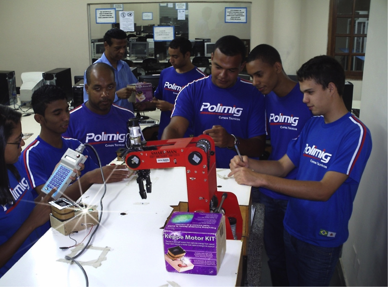 alunos-polimig-do-curso-de-mecatronica-braco-robotico-com-keppe-motor